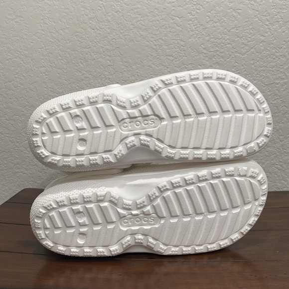 Crocs Classic Lined Neo Puff Boots - Picture 7 of 8